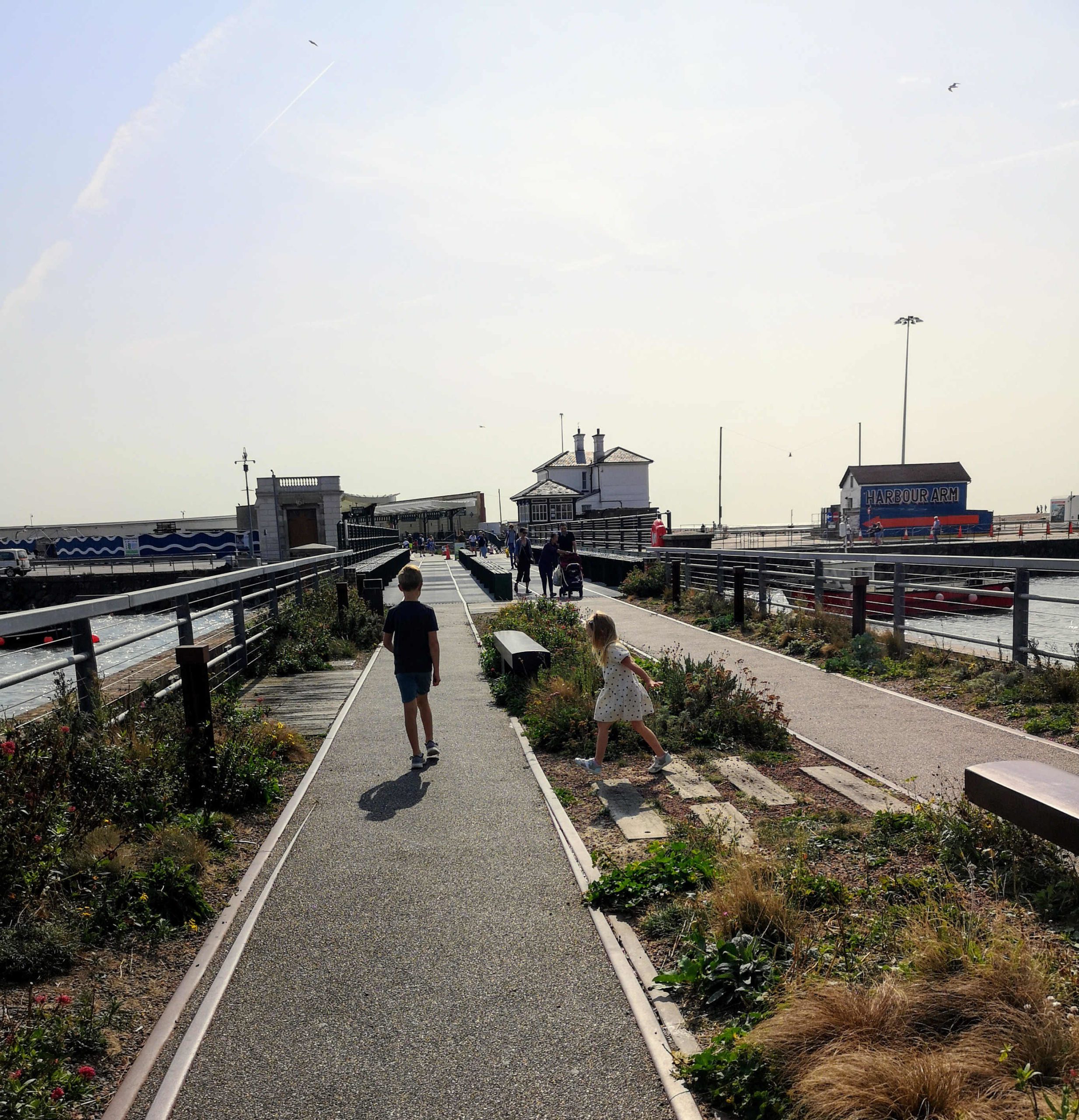 Children at Harbour Arm Mintrainbow