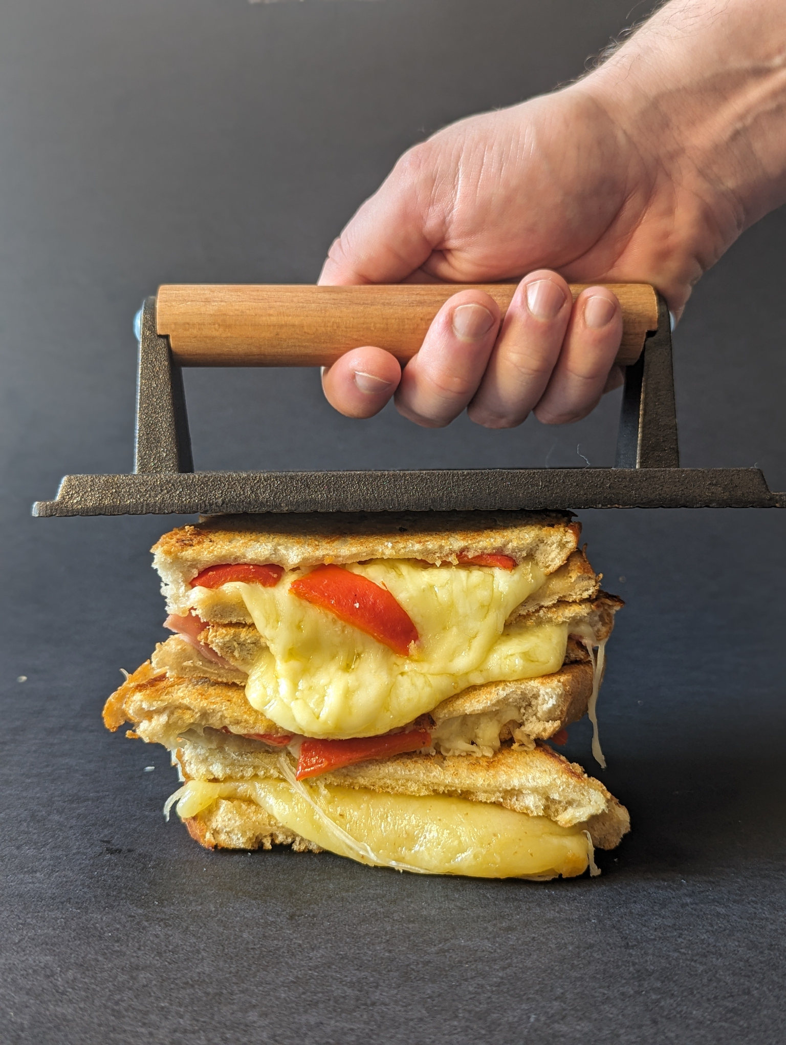 Queso Hombre Sandwich Press