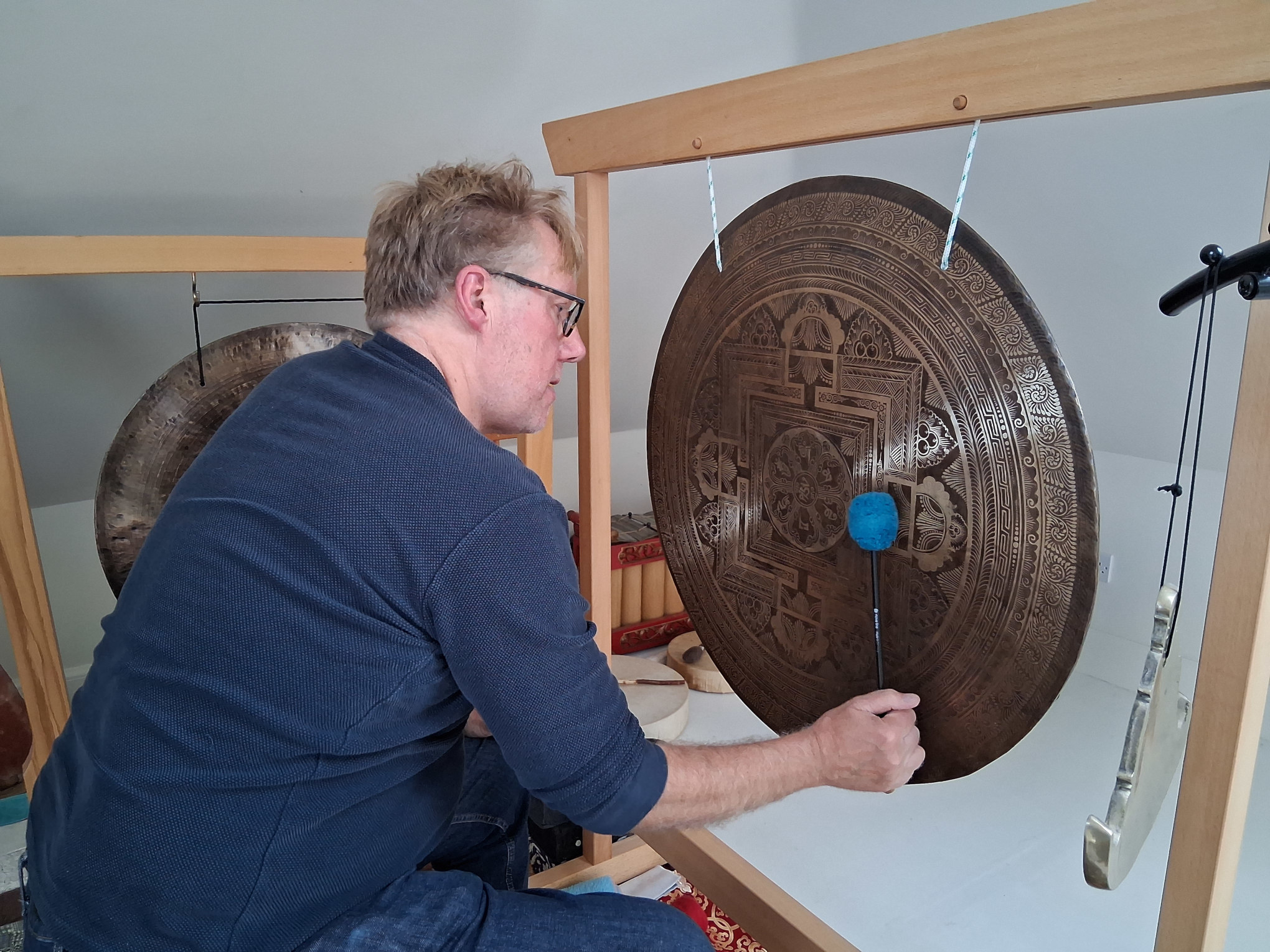 Giles Mountain Gong Decorated